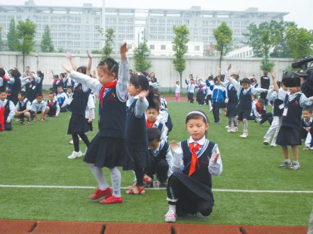 成都市芳草小学图片